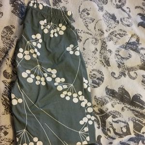 Euc Agnes and Dora Capri leggings